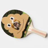Hund in Gekackt Emoji-Kostüm Tischtennis Schläger (Seitenansicht)
