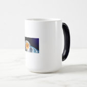 Hund in Space Spitz Premium Verwandlungstasse (VorderseiteRechts)