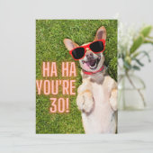 Hund lachen 30. Geburtstag Karte (Stehend Vorderseite)