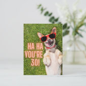 Hund lachen 30. Geburtstag Postkarte (Stehend Vorderseite)