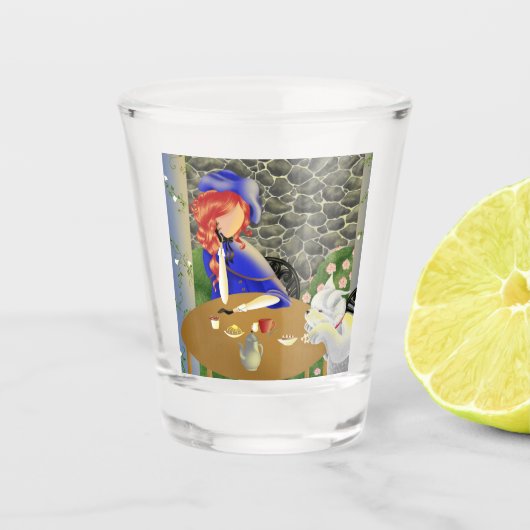 Hund & Lady im Café bei Sonnenuntergang Schnapsglas (Vorderseite)