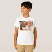 Hund leckt Baby's Ohr T-Shirt (Vorne ganz)