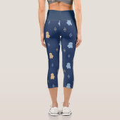 Hund Lhasa Apso Muster blauer Hintergrund Capri Leggings (Rückseite)