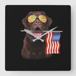 Hund Lover Chocolate Labrador, USA - Flagge Quadratische Wanduhr