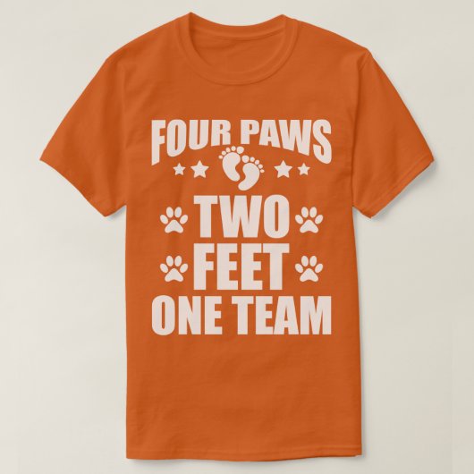 Hund Lover Vier Pfoten 1,5 m ein Team w T-Shirt (Design vorne)