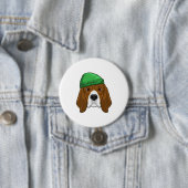 Hund mit Beanie Button (Beispiel)