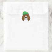 Hund mit Beanie Quadratischer Aufkleber (Tasche)