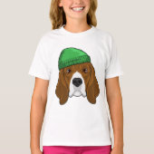 Hund mit Beanie T-Shirt (Vorderseite)