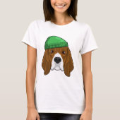 Hund mit Beanie T-Shirt (Vorderseite)