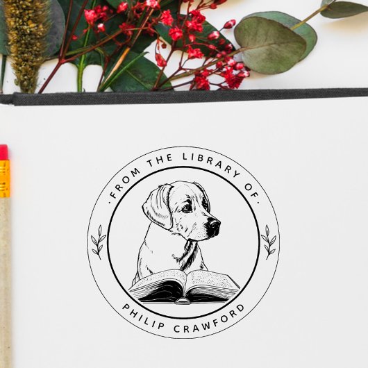 Hund mit Buch aus der Bibliothek von Permastempel