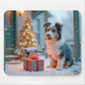 Hund mit Drohne und Weihnachtsgeschenk Mousepad (Vorne)