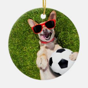 Hund mit Fußball auf grüne Weihnachten Keramik Ornament