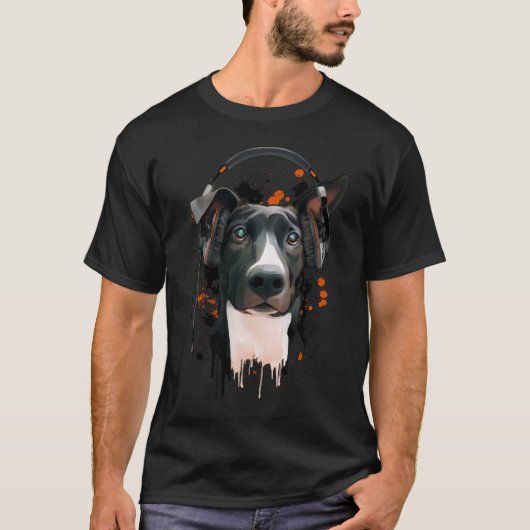 Hund mit Kopfhörern. Musikfreund T-Shirt (Vorderseite)