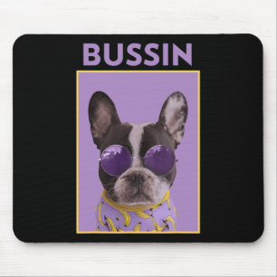 Hund mit Sungles Bulldog Bussin Mousepad