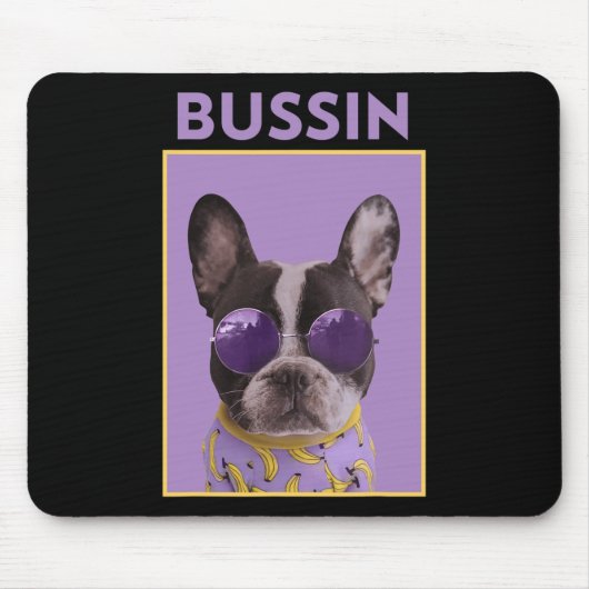 Hund mit Sungles Bulldog Bussin Mousepad (Vorne)