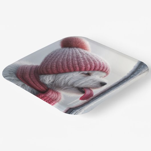 Hund mit Zunge auf gefrorenem Fahnepol Pappteller (Gewinkelt)