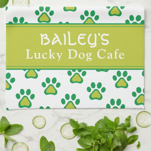 Hund Name Lucky Dog Cafe Custom St. Patricks Day Geschirrtuch (Gefaltet)