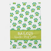 Hund Name Lucky Dog Cafe Custom St. Patricks Day Geschirrtuch (Vertikal)