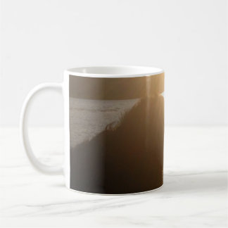 Hund-Silhouette bei Sonnenuntergang Tasse