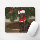 Hund sitzend an einem Weihnachtsbaum Mousepad (Mit Mouse)