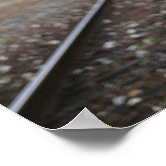 Hund sitzt am Bahnhof Poster (Ecke)