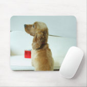 Hund stehend auf einem Sofa mit Geschenk Mousepad (Mit Mouse)