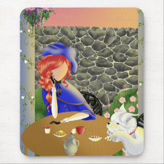 Hund und Dame im Café bei Sonnenuntergang Mousepad