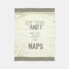 Hund und ich sind ganz über die fleecedecke