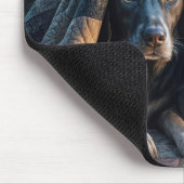 Hund und Katze unter einem Quilt Mousepad (Ecke)