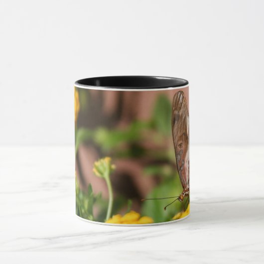 Hund und Schmetterling - Monarchflügel Tasse (Zentrum)
