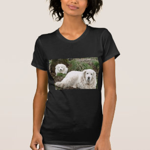 Hund und Welpe großer Pyrenäen T-Shirt