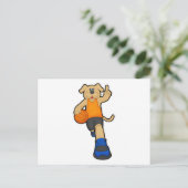 Hunde als Basketballspieler mit Basketball Postkarte (Stehend Vorderseite)