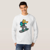 Hunde als Snowboarder mit Snowboard & Backpack T-Shirt (Vorne ganz)