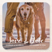 Hunde am Strand mit Couple Save the Date Rechteckiger Pappuntersetzer (Vorderseite)