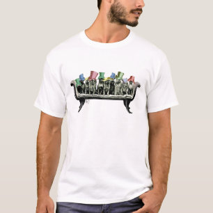 Hunde auf Sofa T-Shirt