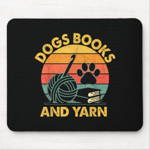 Hunde Bücher und Garn lustiges Häkeln Retro  Mousepad