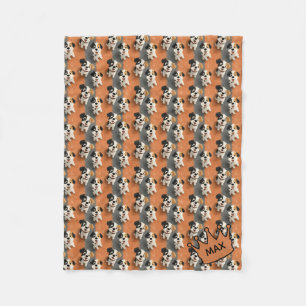 Hunde-Comic-Muster auf Orange – Anpassbar Fleecedecke
