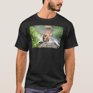 Hunde der deutschen Hirte auf einer Eisenbahnstrec T-Shirt