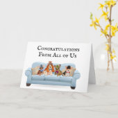 Hunde, die auf einem Sofa sitzen, gratulieren Karte (Gelbe Blume)