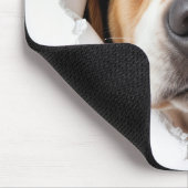 Hunde, die durch die Papierhalle des Drehpapiers p Mousepad (Ecke)