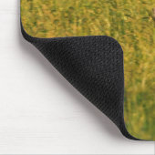 Hunde, die durch Gras laufen Mousepad (Ecke)