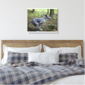 Hunde, die im Wald laufen Leinwanddruck (Insitu (Schlafzimmer))