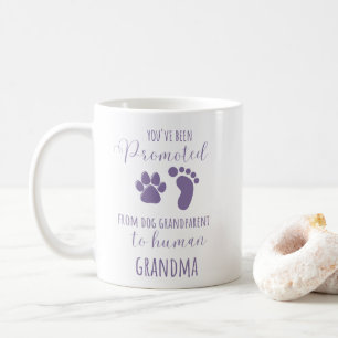Hunde, die zur menschlichen Oma geboren wurden, fö Kaffeetasse
