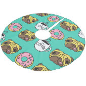 Hunde, Donuts, Kaffeemuster. Polyester Weihnachtsbaumdecke (Schrägansicht)