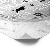 Hunde empfangen Menschen, die eine grau-weiße Deko (Ecke)