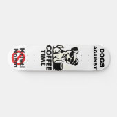 Hunde gegen Kristi Noem Skateboard (Horizontal)