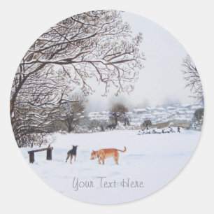 Hunde im Winterschneegebiet Runder Aufkleber