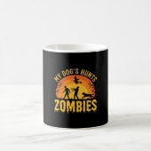 Hunde jagt Zombies Halloween-Design Kaffeetasse (Mittel)