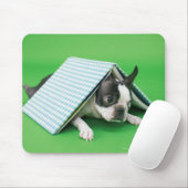 Hunde liegen unter dem Buch Mousepad (Mit Mouse)