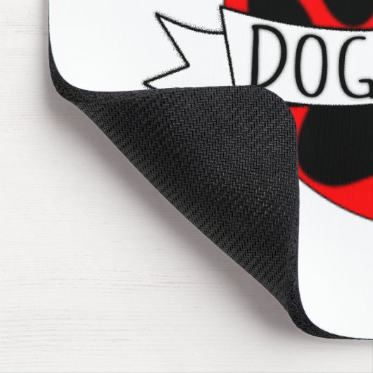 Hunde Mama Paw und Rotes Herz Zeichnend Mousepad (Ecke)